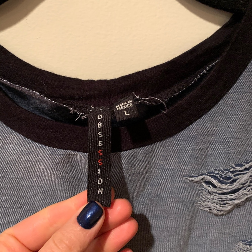 Adorable Ripped & fitted dress!